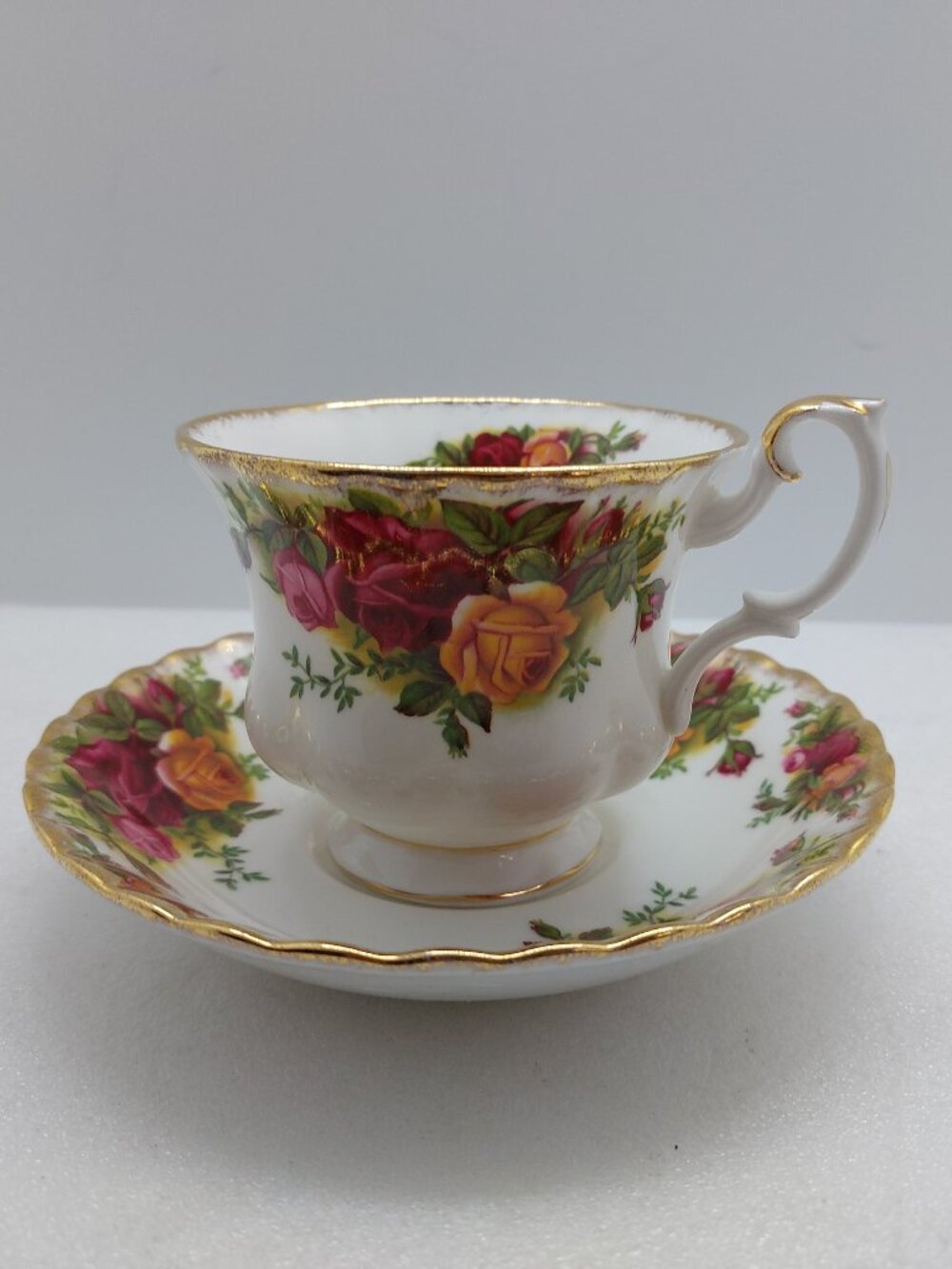 Vintage Royal Albert Old Country Roses Tea Cup And Saucer England
